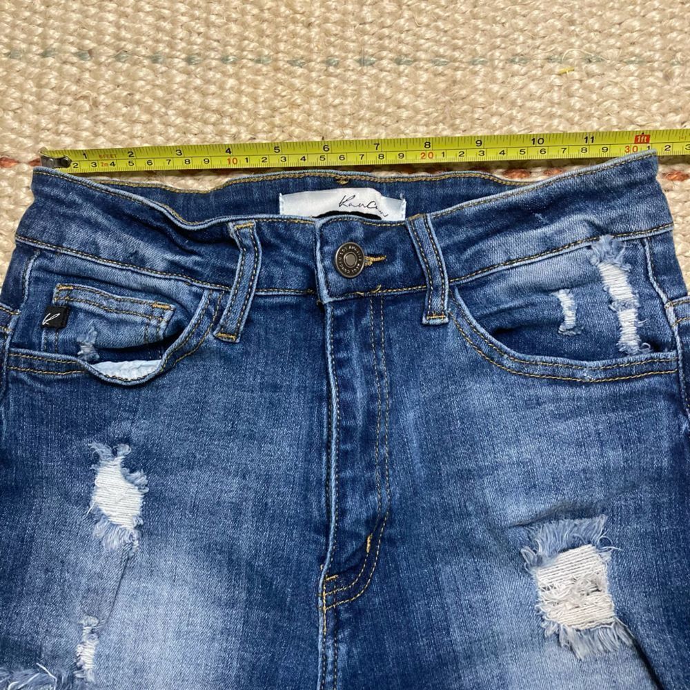 KanCan, Medium Blue Wash Distressed Jean Shorts Mid-High Rise Denim 5 Juniors - Picture 2 of 9